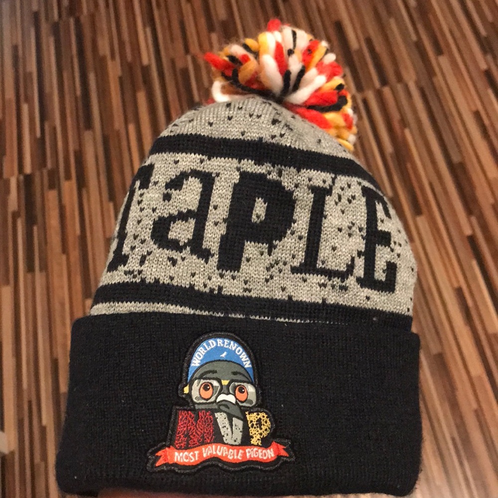 Staple Pom beanie